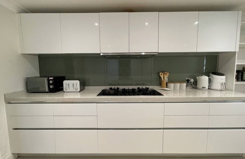 Shaftesbury House | Beautiful 5 Bed House - Sleeps up to 12 - Central
