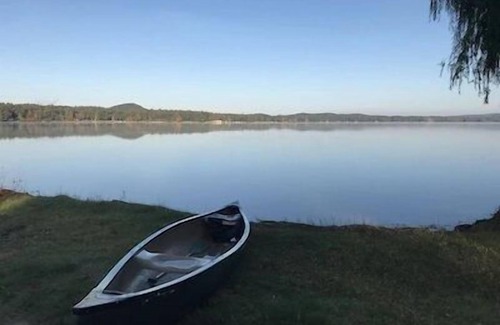 Pentwater House | Beautiful 5-bedroom cottage across from Bass Lake
