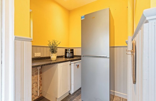 Aylesbury House | Beautiful 5 Bedroom House with free parking,penn rd