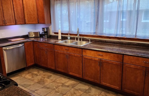 Bouvet Island House | Beautiful 5 bedroom home only minutes from UIUC