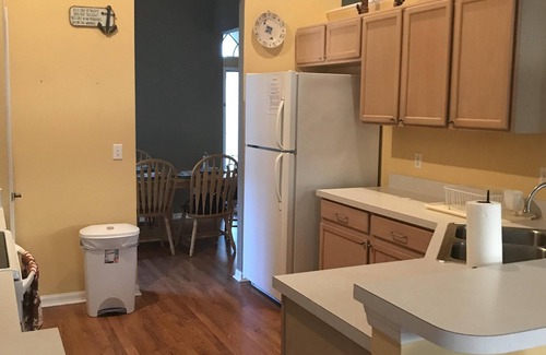 Lake Davenport Estates House | Beautiful 5 Bedroom House with pool near all parks!