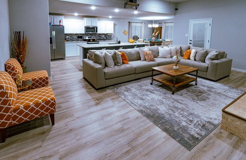 Killeen House | Beautiful 5 bedroom home W/gym EV charger & grill