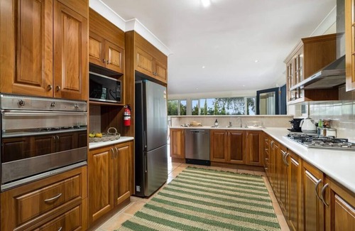 Orange East House | Beautiful 5 Bedroom Home with Pool & Tennis Court