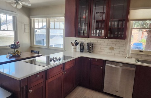 Gypsum House | Beautiful 5 bedroom home w/access to hot tub/pool 25 mins to Glenwood or Vail!