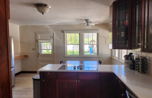 Gypsum House | Beautiful 5 bedroom home w/access to hot tub/pool 25 mins to Glenwood or Vail!