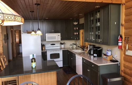 Eagle River Cabin | Beautiful 5 Bedroom 3 Bath Log Cabin, Sleeps 14 Near Eagle River& St.Germain Wi.