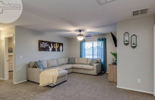 Villages At Queen Creek House | Beautiful 5 Bedroom, 3 Bath on Ladies Tee With Community Pool!