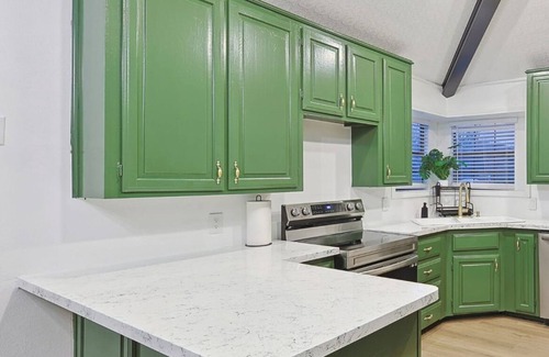 DeSoto House | Beautiful 5Br 2Bath DeSoto Home with Pool