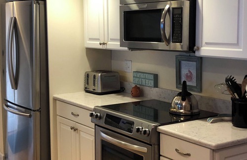 Fenwick Island Condo | Beautiful 5th Floor Direct Oceanfront Fenwick Tower Penthouse -Last Minute Rates