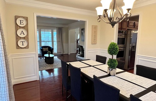 Montpelier House | Beautiful 6 bed/3.5 bath Retreat - Near Washington DC, Silver Spring & Baltimore