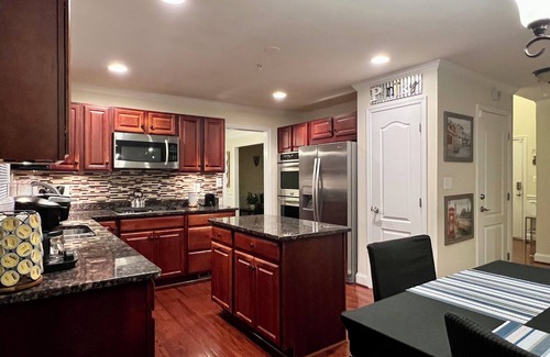 Montpelier House | Beautiful 6 bed/3.5 bath Retreat - Near Washington DC, Silver Spring & Baltimore