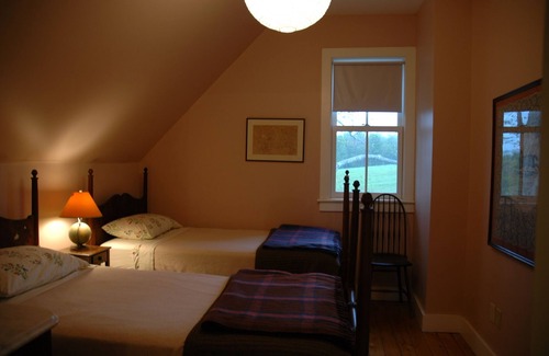 Chatham House | Beautiful 6+ Bedroom Farmhouse On 460 Acre Working Farm