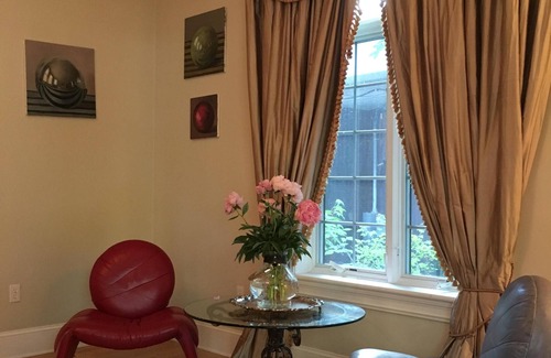 Newton House | Beautiful 6000 sq ft home 20 min to Boston