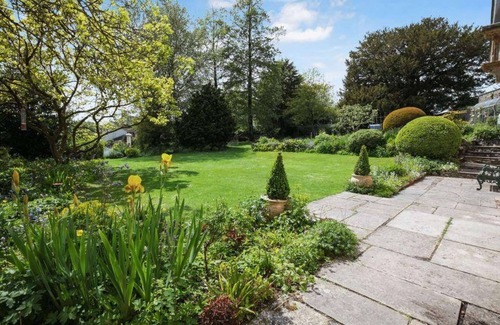 East Horrington House | Beautiful 7 bedroom house with hottub, wifi and parking near Bath/Wells/Frome