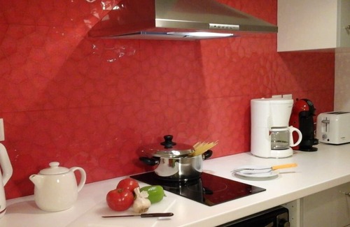 Athens City Centre Apartment | Beautiful 77m2 fully renovated apartment for 4 people