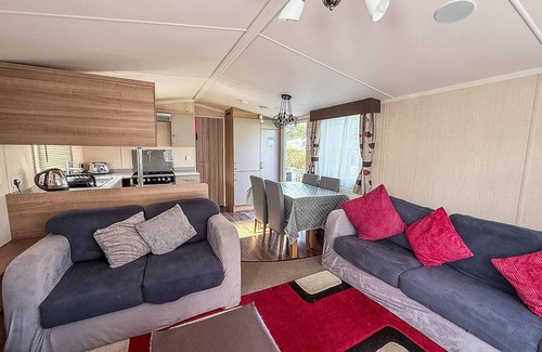 Hopton on Sea House | Beautiful 8 berth caravan with decking at Haven Hopton Beach ref 80011B