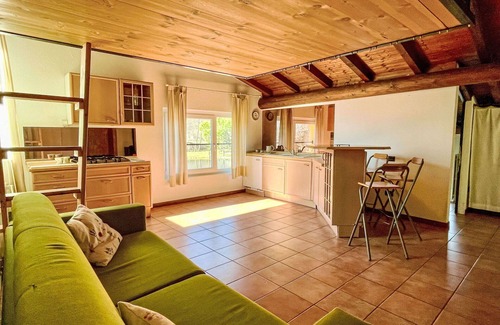 Samolaco Apartment | Beautiful apartment for 3 people with WIFI, balcony, pets allowed, panoramic view and parking