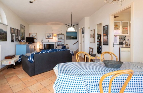San Damiano dʼAsti Villa | Beautiful apartment in villa for 6 people with WIFI, pool, TV, patio, pets allowed and parking