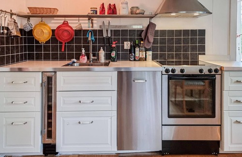 Torestorp House | Beautiful accommodation with sauna cottage near a picturesque lake.