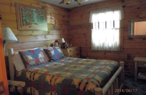 The Glen Cabin | Beautiful Adirondack Lodge just 15 Minutes from Gore Mt ski area & Lake George