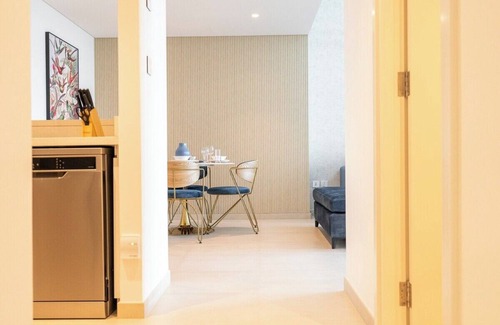 Trade Centre 1 Apartment | Beautiful 2-BR Flat in Downtown Luxury City Living at Its Best