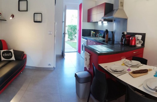 Poggio-Mezzana Villa | Beautiful air-conditioned vacation villa with garden, and the beach at the end of your flip-flops!