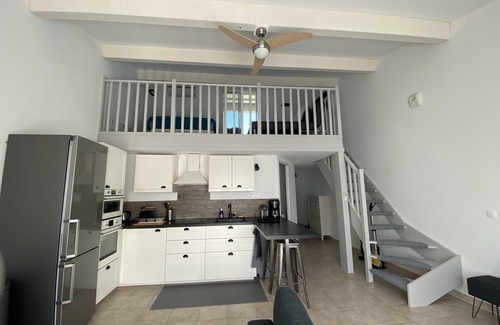 Pertuis Apartment | Beautiful air-conditioned T3 DUPLEX with panoramic view of the Luberon
