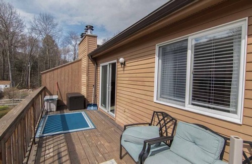Lincoln Condo | Beautiful Airy Mountain Vacation Condo