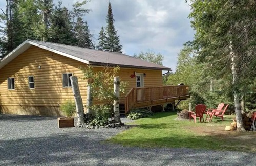 Machin Resort | Beautiful All Equiped Eagle Lake View Cottage
