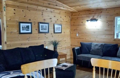 Machin Resort | Beautiful All Equiped Eagle Lake View Cottage