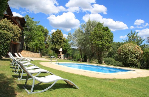 Els Gorgs Ski Chalet | Beautiful and big house 30 minutes from Barcelona with pool (pet friendly)