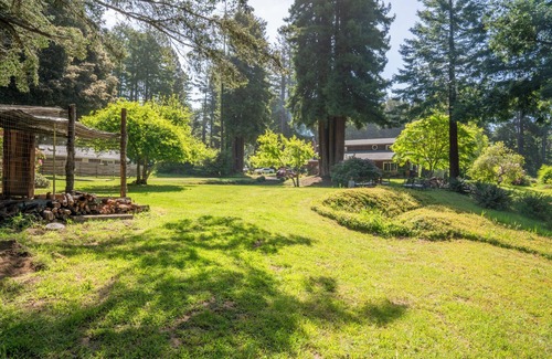 Fort Bragg Cottage | Beautiful and Charming Cottage with Hot Tub