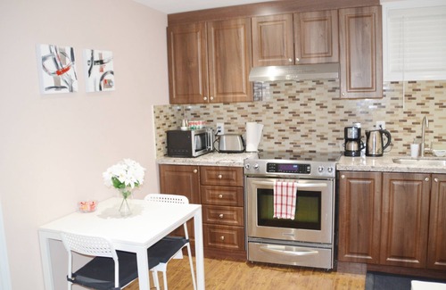 Caledon House | Beautiful and Comfortable One Bedroom Basement Apartment