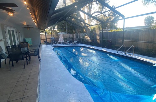 South Venice House | Beautiful and comfortable home with a pool - 8 minutes to Gulf beaches!