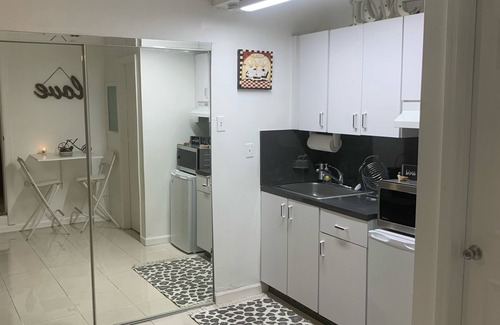Hialeah House | Beautiful and Cozy 1 Bedroom Apartment