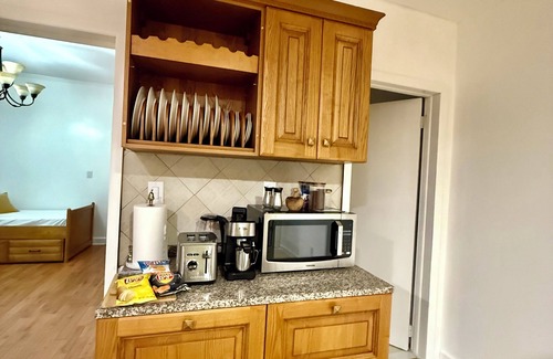 Bayonne Apartment | Beautiful and cozy department. First floor with parking. Pet friendly.