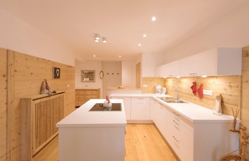 Aldino Apartment | Beautiful and Cozy Holiday Home “Ferienwohnung SHUPF Wieserhof” with Mountain View, Balcony, Shared Garden & WiFi; Parking Available