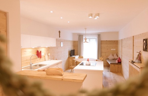 Aldino Apartment | Beautiful and Cozy Holiday Home “Ferienwohnung SHUPF Wieserhof” with Mountain View, Balcony, Shared Garden & WiFi; Parking Available