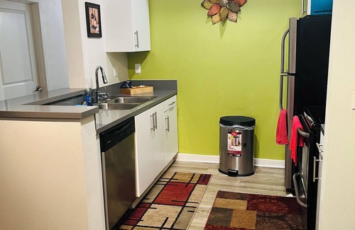 Los Angeles Apartment | Beautiful and Cozy 2bdrms LAX Apartment!