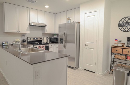 Southside House | Beautiful and Cozy 4-bedroom house San Antonio. TDY- Traveling Nurses Welcome