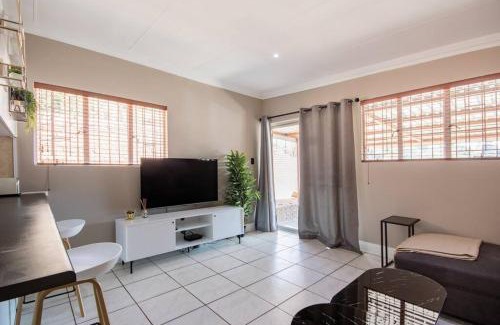 Waterkloof Glen Apartment | Beautiful and Modern apartment close to Menlyn