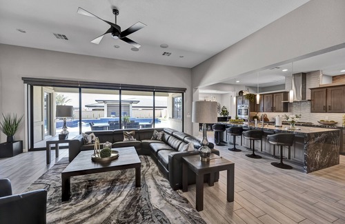 Centennial Hills House | Beautiful and Newly-Built Upscale Ranch Getaway