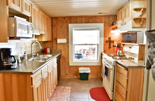 Divide Cabin | Beautiful and peaceful Cabin on 35 Acres!