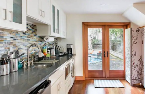 Mount Carmel Cottage | Beautiful and Private Modern Cottage Close to Silicon Valley