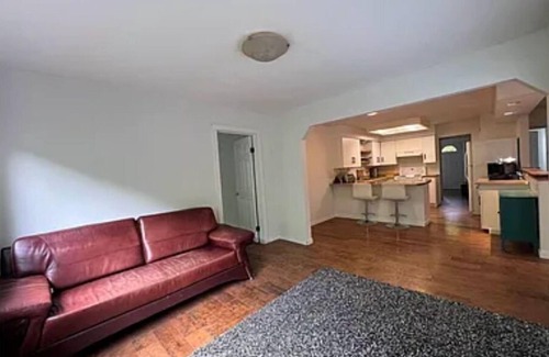 West Sechelt Cottage | Beautiful And Private Cottage Nestled Away In Upper West Sechelt (pet friendly)