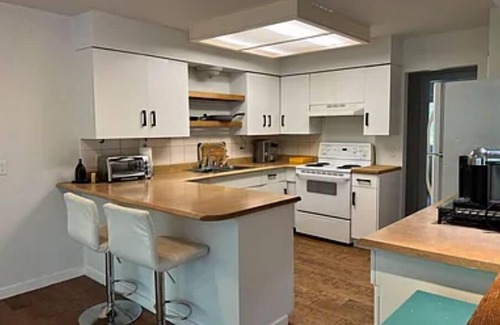 West Sechelt Cottage | Beautiful And Private Cottage Nestled Away In Upper West Sechelt (pet friendly)
