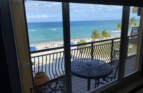 Hollywood Condo | Beautiful And Private Oceanfront Condo Directly on Hollywood Beach Boardwalk
