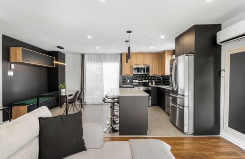 Lafleche House | Beautiful and renovated house near Montreal and next to everything you need