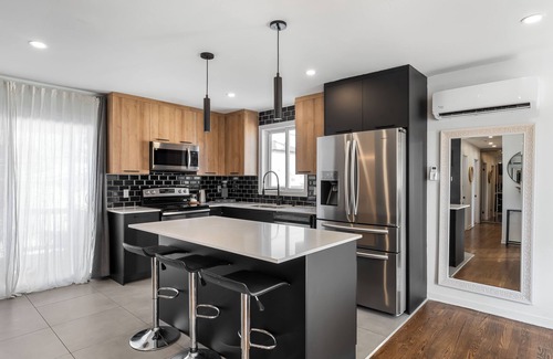 Lafleche House | Beautiful and renovated house near Montreal and next to everything you need