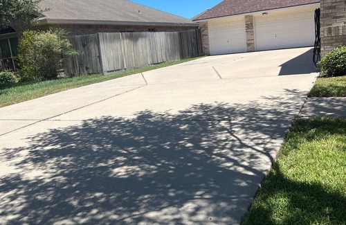 South Side House | Beautiful and Spacious Home-Just minutes from beaches